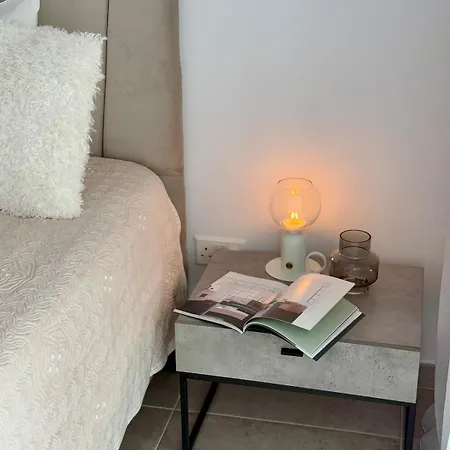 1 Bed Apartment, 2nd Floor Appartement